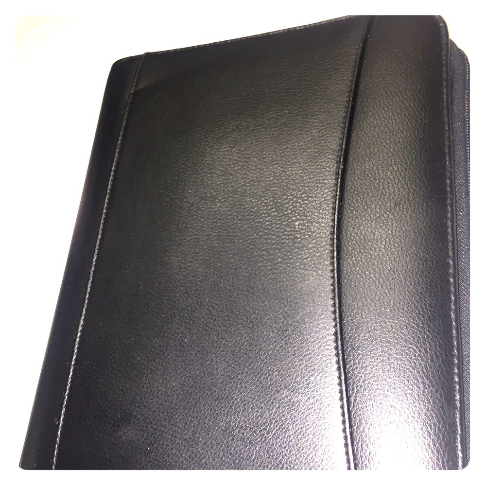Franklin Covey “Classic” Zip around planner/binder